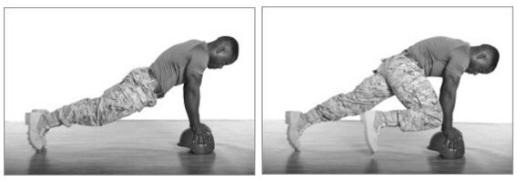 Planche avec squats - une version améliorée de l'exercice classique